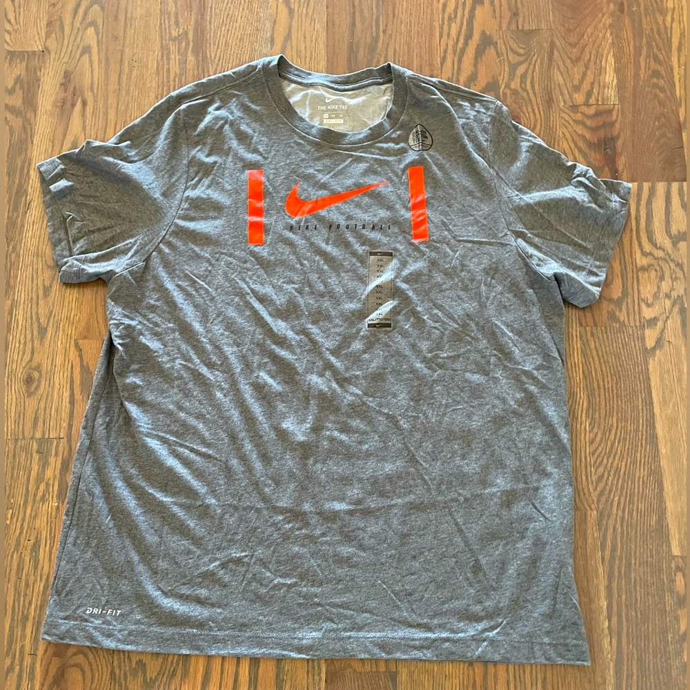 Nike Men's Gray Dri-FIT Shirt